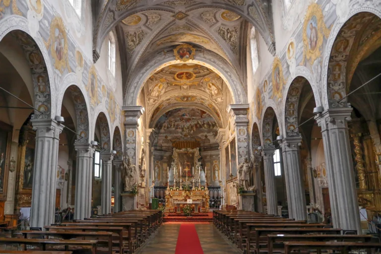 La navata principale della Cattedrale di San Giorgio a Ferrara.